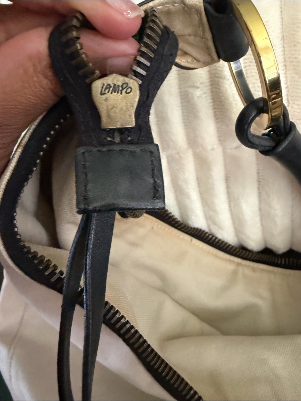 Gucci Cream Canvas Shoulder Bag with Leather Trim and Gold Hardware - Picture 6 of 12